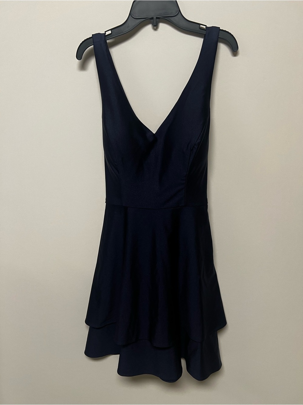 JUMP APPAREL BY WENDYE CHAITIN V NECK SKATER SKIRT STYLE DRESS SIZE 11-12. NAVY